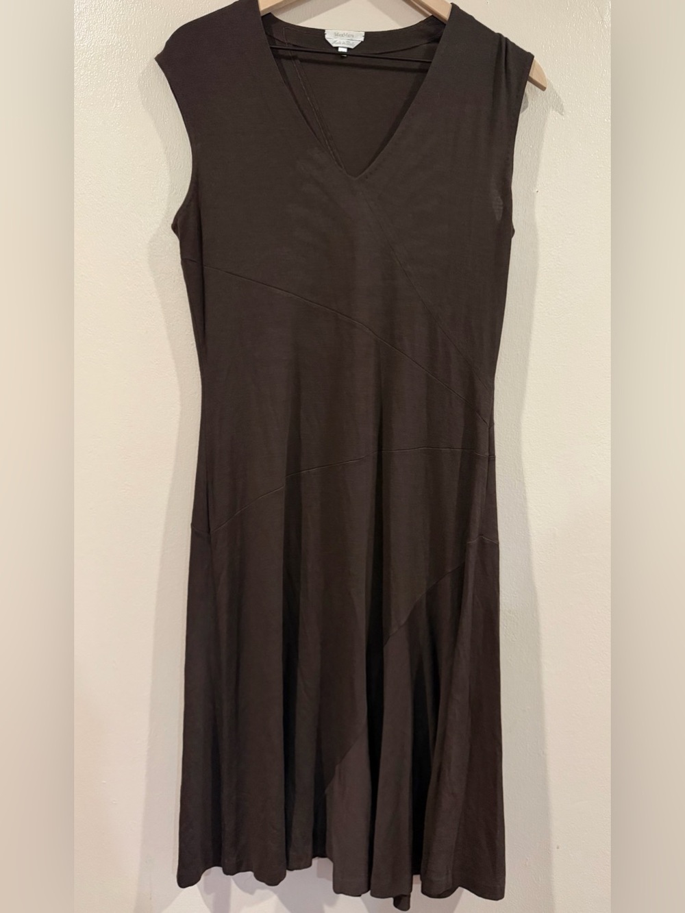 MaxMara Black V-Neck Maxi Skirt Good Condition Size Size Medium